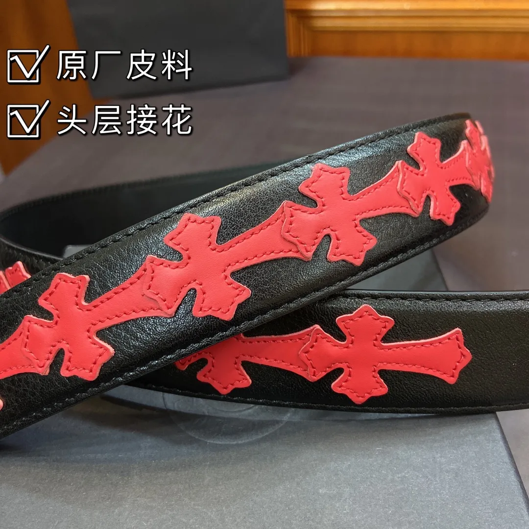 💰760💰Full package💰 💍purchasing grade pure copper silver plated 925 fidelity version 𝐂𝐡𝐫𝐨𝐦𝐞𝐇𝐞𝐚𝐫𝐭𝐬 Crow heart detachable style The Big Tongue's pure copper silver-plated 925 hardware has an old and rough style. During production, the black color after oxidation of 925 silver is deliberately retained, and then polished to form a shiny silver surface with soft gray and black shadows. The layering is very obvious. The imported oil-waxed leather is spliced ​​with colorful crosses, integrating rock punk, goth, street hip-hop and other elements. Its design style is unique and full of mystery and luxury.  Width 3.8cm.